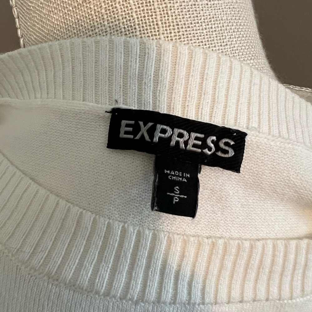 Express Sweater - Picture 5 of 5